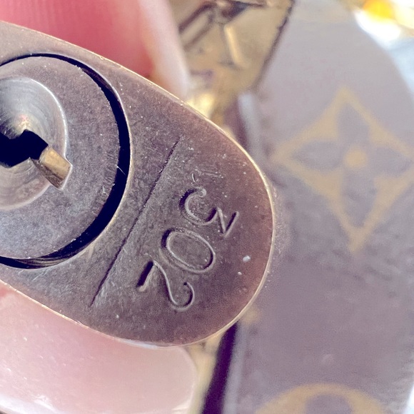 LOUIS VUITTON - Sirius suitcase travel bag - Picture 15 of 16